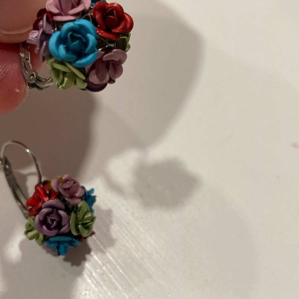 Earrings - Picture 5 of 7